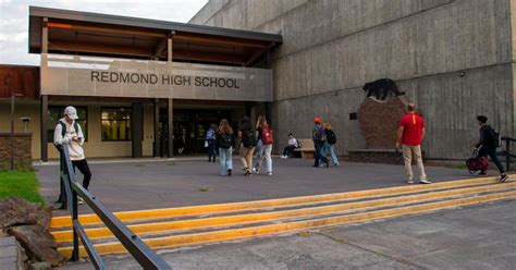 School district considers closing Redmond High | News ...