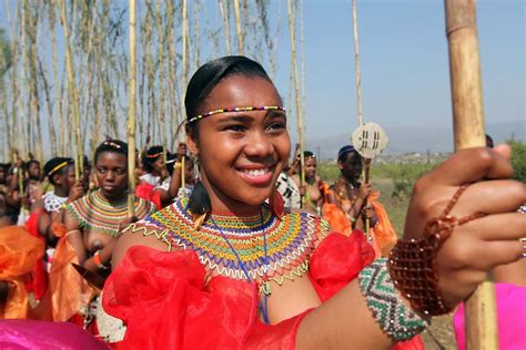 Reeds at the ready as Zulu dance festival kicks off