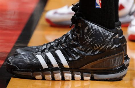 Tim Duncan Wears adidas Crazyquick PE In Game 1 | Sole Collector