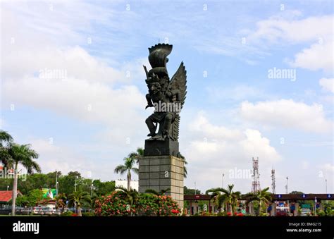 Garuda Statue at the jakarta airport, Indonesia Stock Photo - Alamy