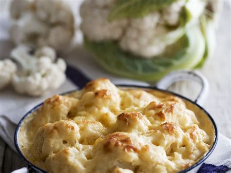 Baked Cauliflower Cheese Recipe | EatSmarter