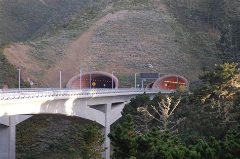 Tom Lantos Tunnels (Pacifica, 2013) | Structurae