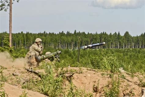 Javelin missile scores perfect in U.K. land vehicle tests - UPI.com