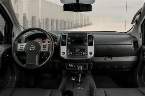 2021 Nissan Frontier Interior Pictures