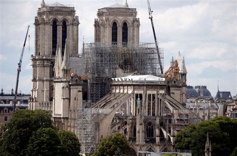 Reconstruction on Notre Dame Will Reportedly Begin This Month | Vogue