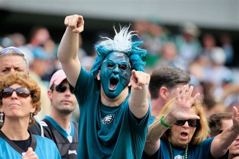 Eagles fans fight during Philadelphia-Washington game (VIDEO) - Bleeding Green Nation