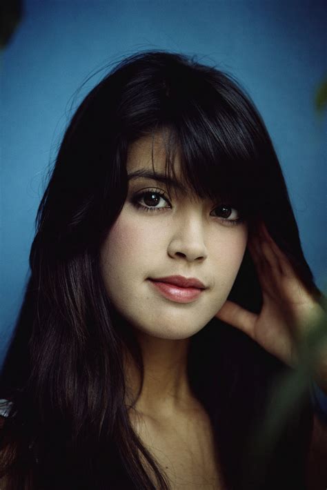 Pictures of Phoebe Cates - Pictures Of Celebrities