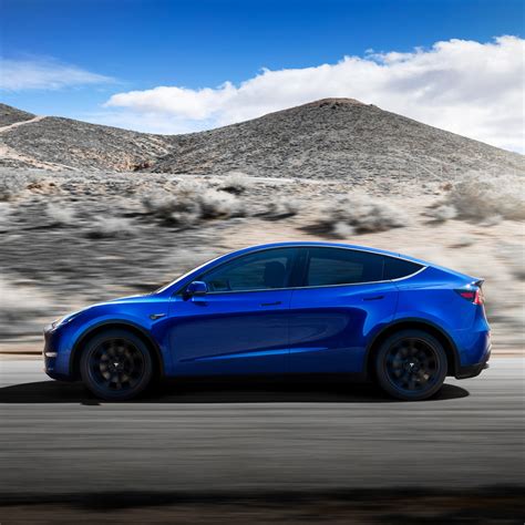 Tesla Model Y | GadgetKing.com