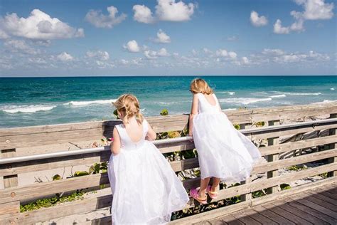 A Casual Beach Wedding at the Jupiter Civic Center in Jupiter, Florida