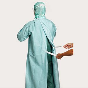 Surgical gown donning guide | Mölnlycke