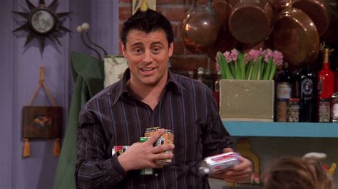 Friends: 20 Things Wrong With Joey We All Choose To Ignore