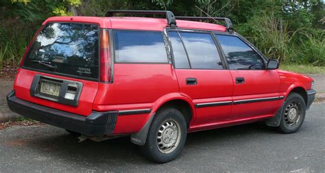 File:1988-1992 Toyota Corolla (AE95R) XL station wagon 02.jpg