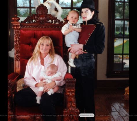 The Jackson Family - Debbie Rowe Photo (32781435) - Fanpop