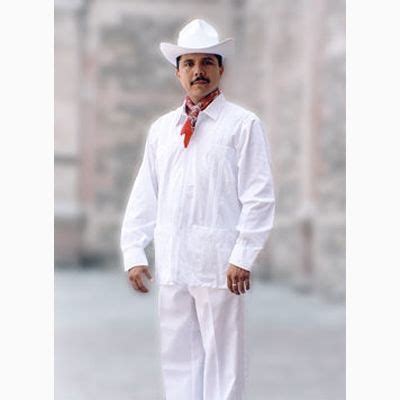 Mexico!...El hombre utiliza un traje compuesto por pantalón blanco y ...