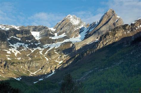 Premium Photo | Aragonese pyrenees