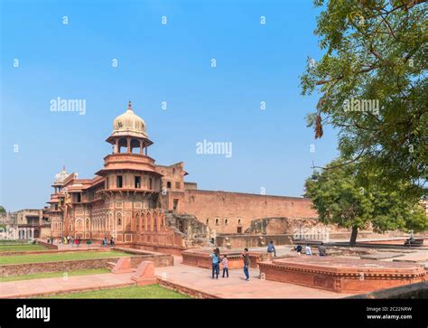 Jahangir Palace inside Agra Fort, Agra, Uttar Pradesh, India Stock Photo - Alamy