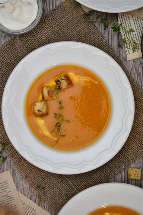 Pumpkin Soup with Garlic Croutons | Klysa