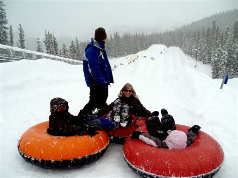 File:A family snow tubing at Keystone Resort in Colorado.JPG - Wikipedia, the free encyclopedia