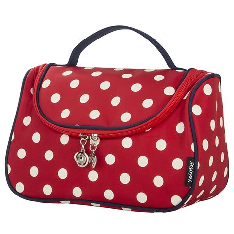 Amazingly Cute Makeup Travel Bags For Women Who Travel In Style!