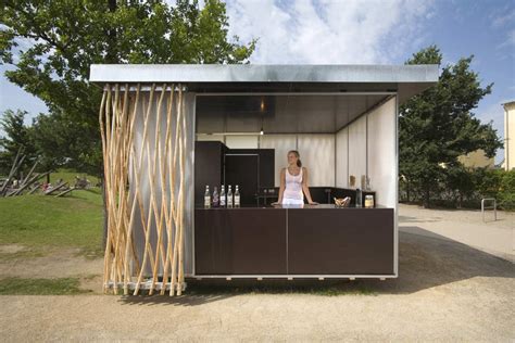 Simple-Tech-Kiosk / partnerundpartner-architekten | ArchDaily