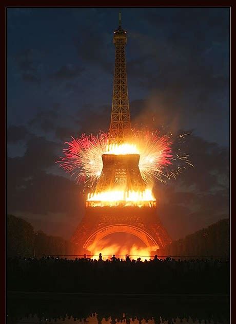The Pictures Blog of Mr. MaLao's: Eiffel Tower "On Fire"