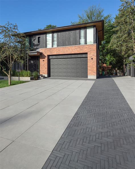 8 Stunning Options for Driveway Pavers