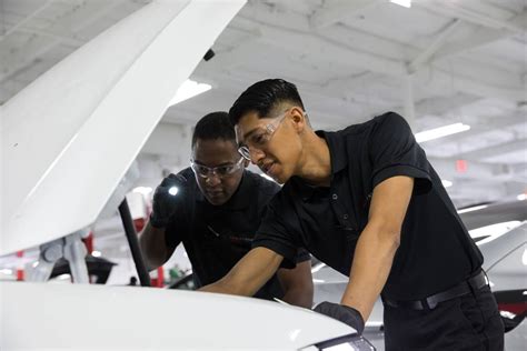 Tesla launches course for electric car technician at MDC | Miami Herald