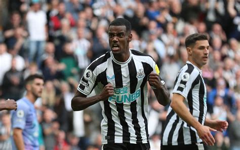 Newcastle: Isak steps up return to fitness