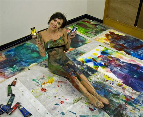 Bizarre ways artists create their art - Daily Star