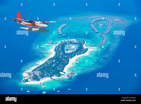 Aerial view on maldives island hi-res stock photography and images - Alamy