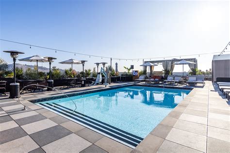 You Probably Need This: Three Perfect Rooftop Hotel Pools in Los ...