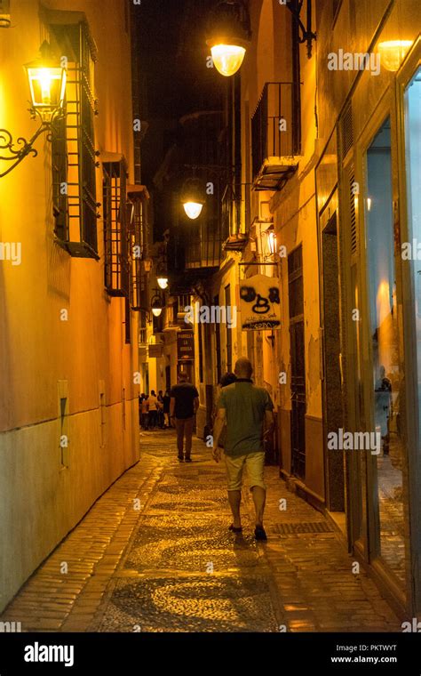 Dimly lit street hi-res stock photography and images - Alamy