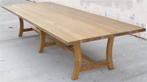 Custom Dining Table in Rift-Sawn White Oak For Sale at 1stdibs