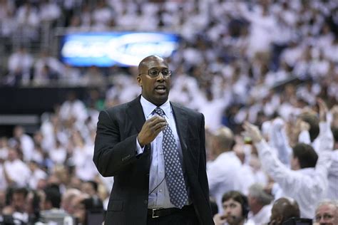 Mike Brown becomes first unanimous winner of NBA Coach of the Year award | The Sporting Base