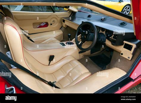 Descubrir 119+ imagen interior lamborghini countach - Abzlocal.mx