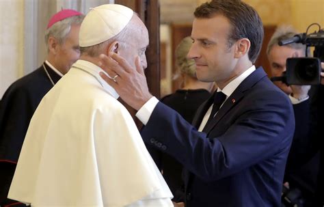 Emmanuel Macron pour la première fois chez le pape François | Le Devoir