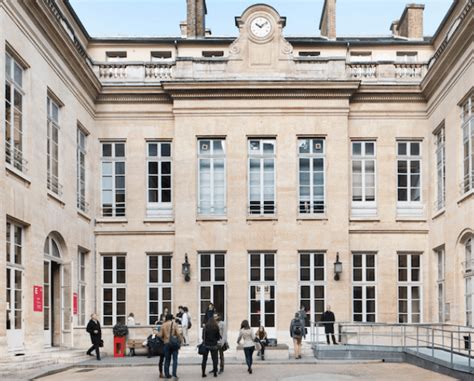 The best international schools in Paris - Discover Walks Blog