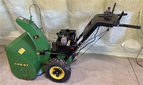 JOHN DEERE TRS27 WALK BEHIND, SELF-PROPELLED SNOW BLOWER