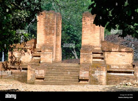 candi gedung, muara jambi, jambi sumatra indonesia Stock Photo - Alamy