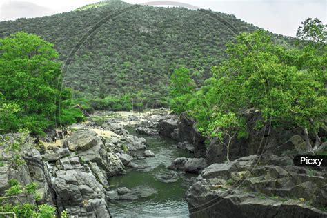 Image of Jalagamparai Waterfalls At Nagalathu Forest In Tamil Nadu-TG073540-Picxy