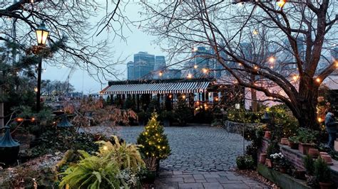 17 Best Waterfront Restaurants In NYC