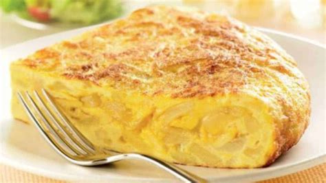 Spanish Tortilla - History and Recipe - A Family Recipe - Andaspain ...