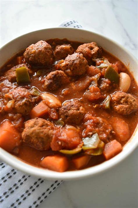 Slow Cooker Meatball Stew {Easy & Tasty} | Hint of Healthy