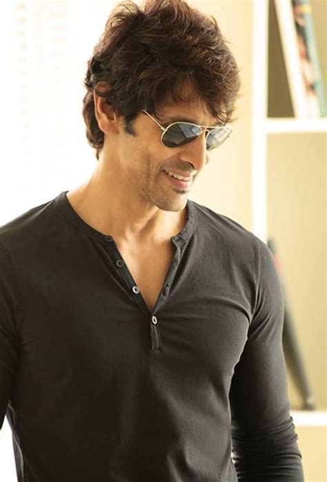 Vikram new look for I movie Dhoni Wallpapers, Vik, Bollywood Stars ...