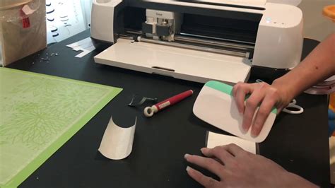 How To Cut Really Small Vinyl Letters On Cricut Maker | Onvacationswall.com