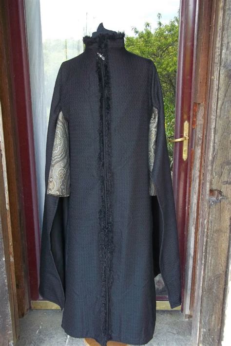 Game Of Thrones Petyr Baelish Littlefinger Costume | Petyr baelish, Baelish, Costumes for sale