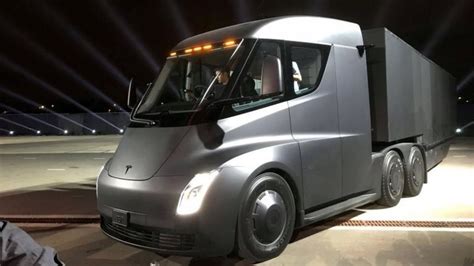 Tesla unveils first truck - and roadster - BBC News