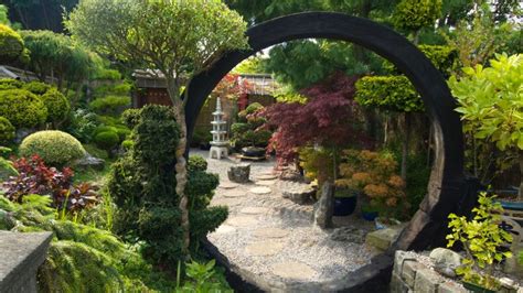 Japanese garden ideas: 14 ways to create a tranquil space with landscaping, plants, and more ...