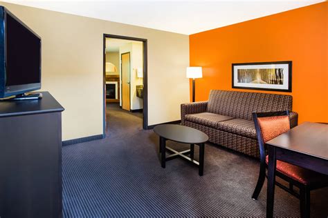 AmericInn by Wyndham Menomonie | Menomonie, WI Hotels