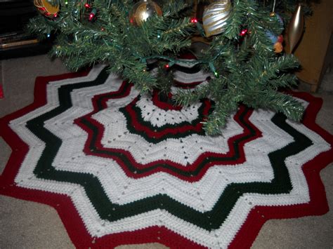 Crochet Attic: Christmas Stuff & Free Tree Skirt Pattern!!